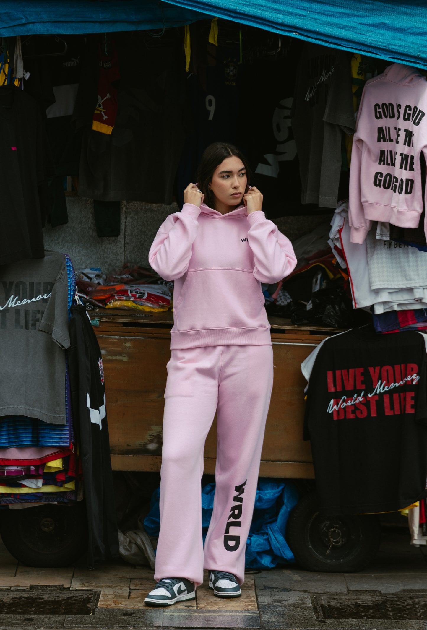 CALÇA MOLETOM ROSA WRLD